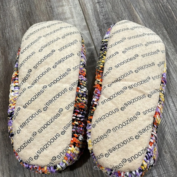Snoozies Miss Fancy Pants Slippers - Picture 7 of 7